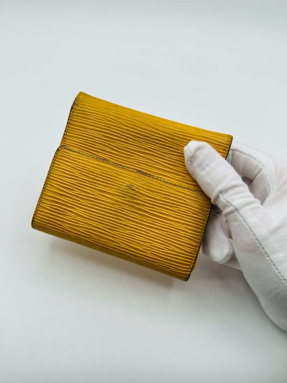 Louis Vuitton Epi Wallet - Picture 3 of 10